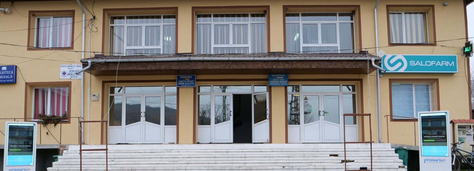 <img alt="" src="/user/pages/01.home/01._hero/primaria-bozieni-foto.jpg?alt" />